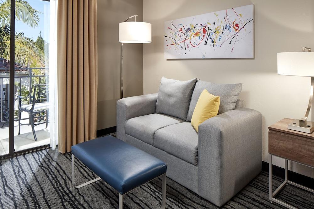 Western Royale & Hotel Simi Valley