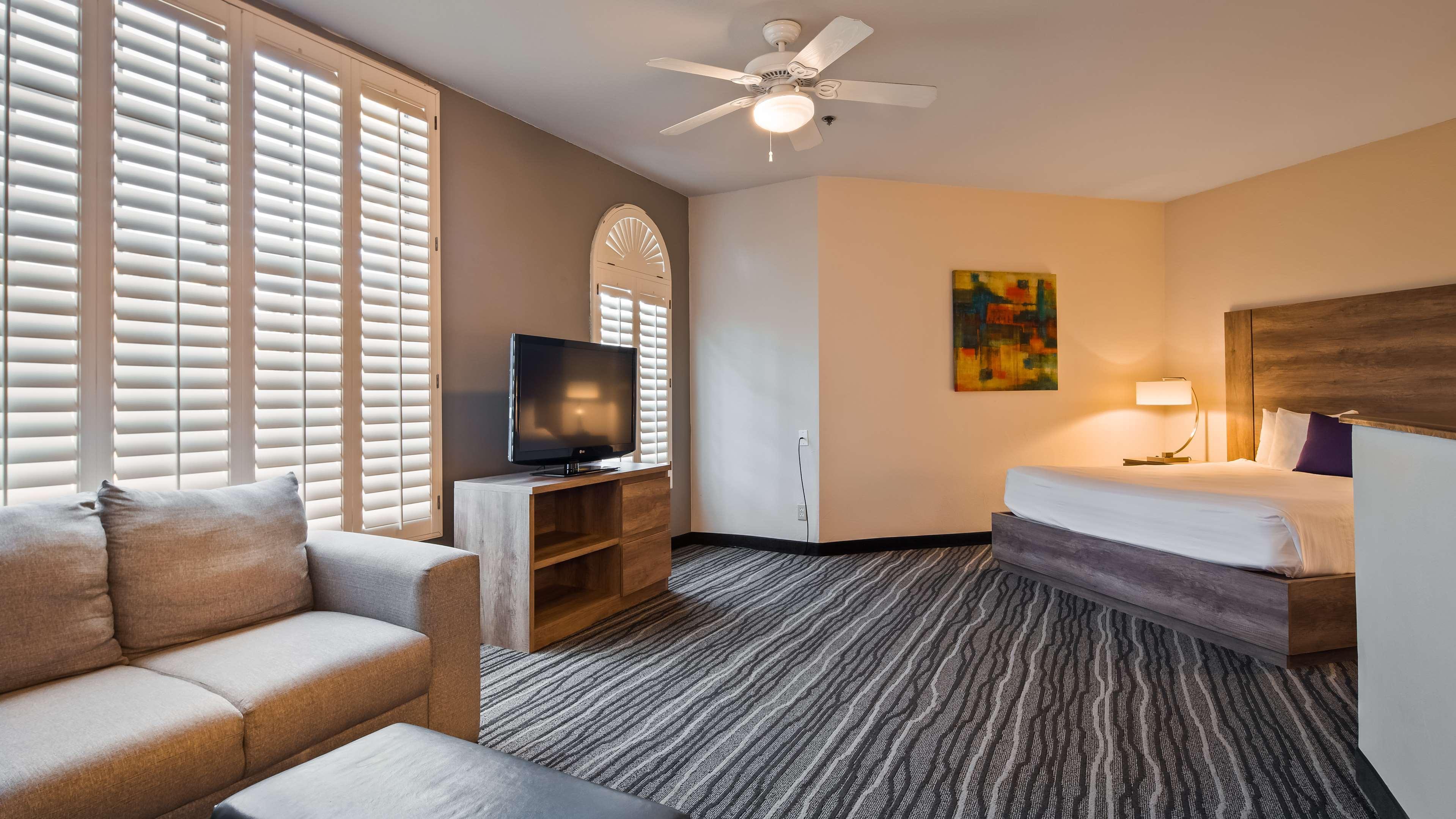 Hotel Western Royale & 3*