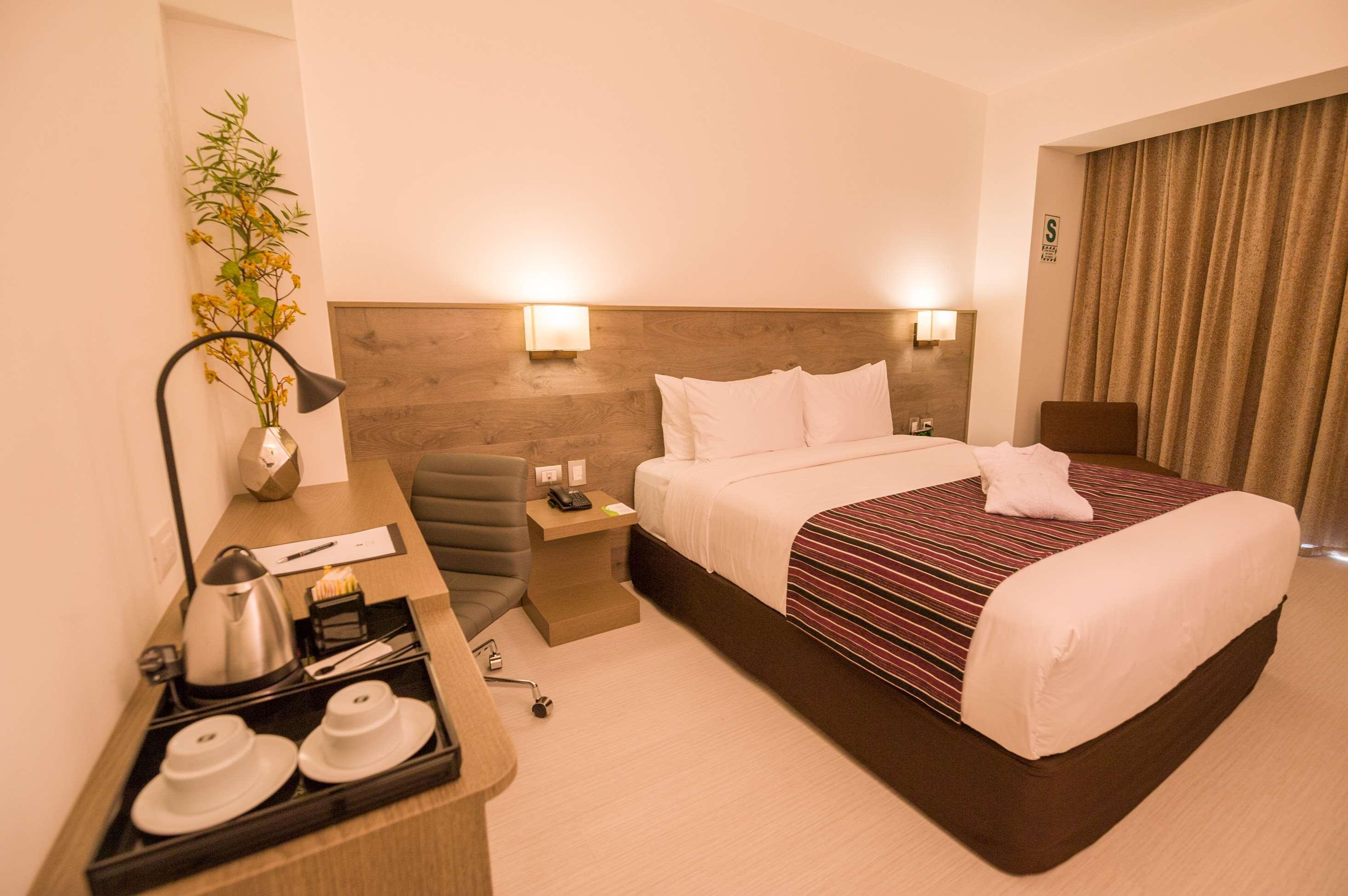Western Royale & Hotel Simi Valley