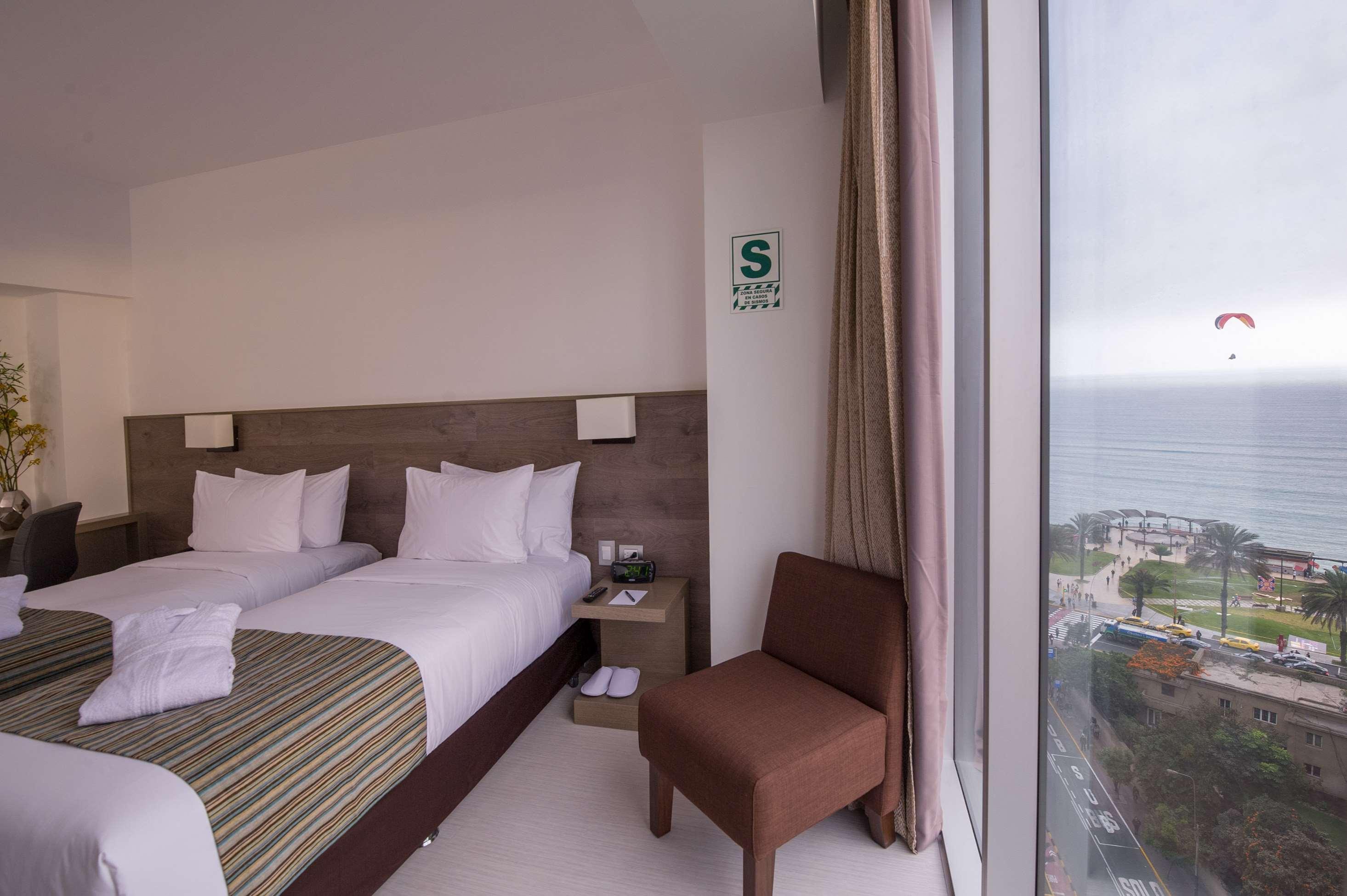 Western Royale & Hotel