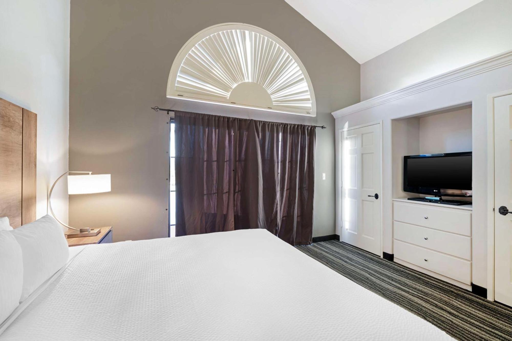 Western Royale & Hotel 3*