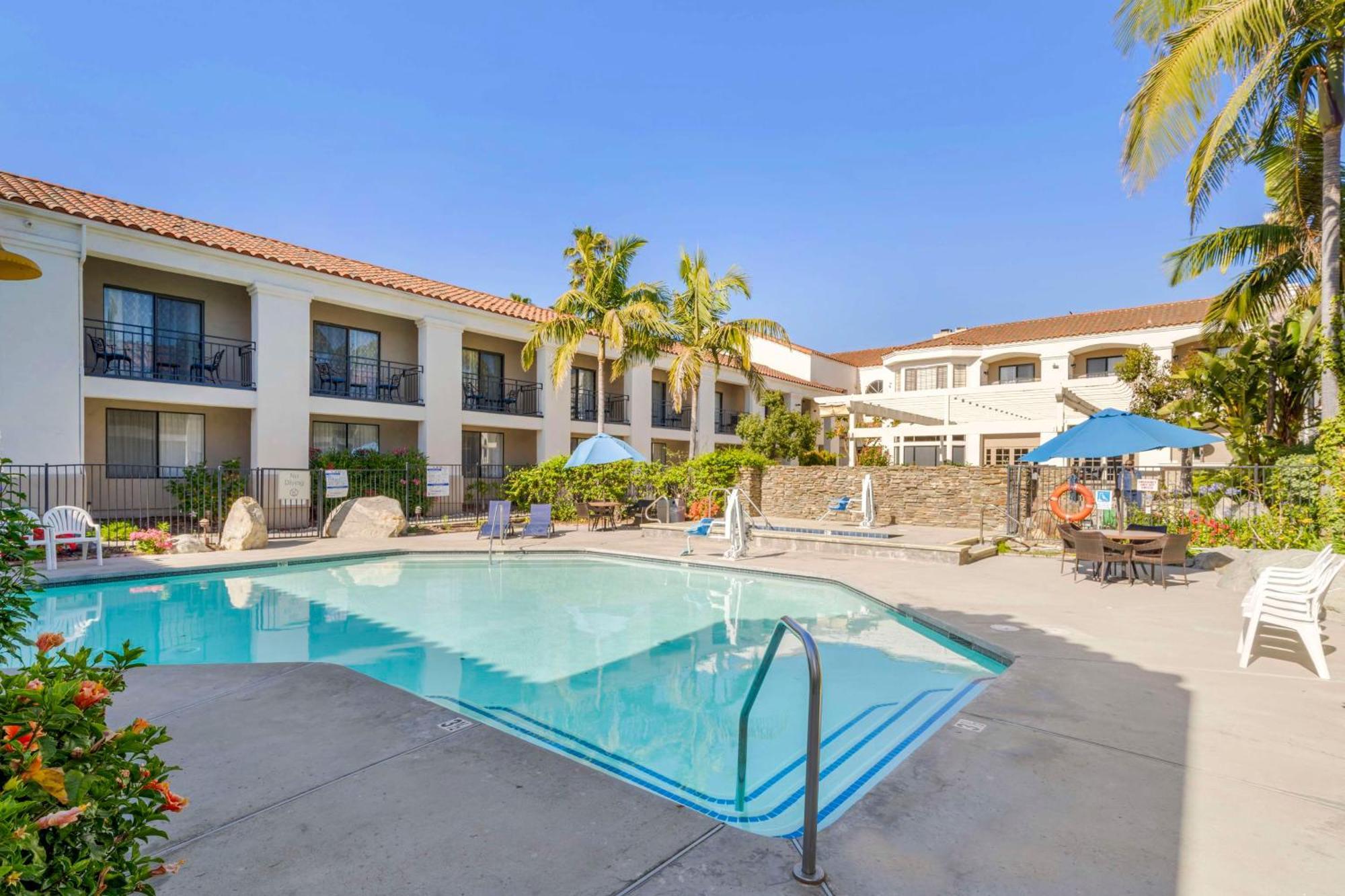 Hotel Western Royale & Simi Valley