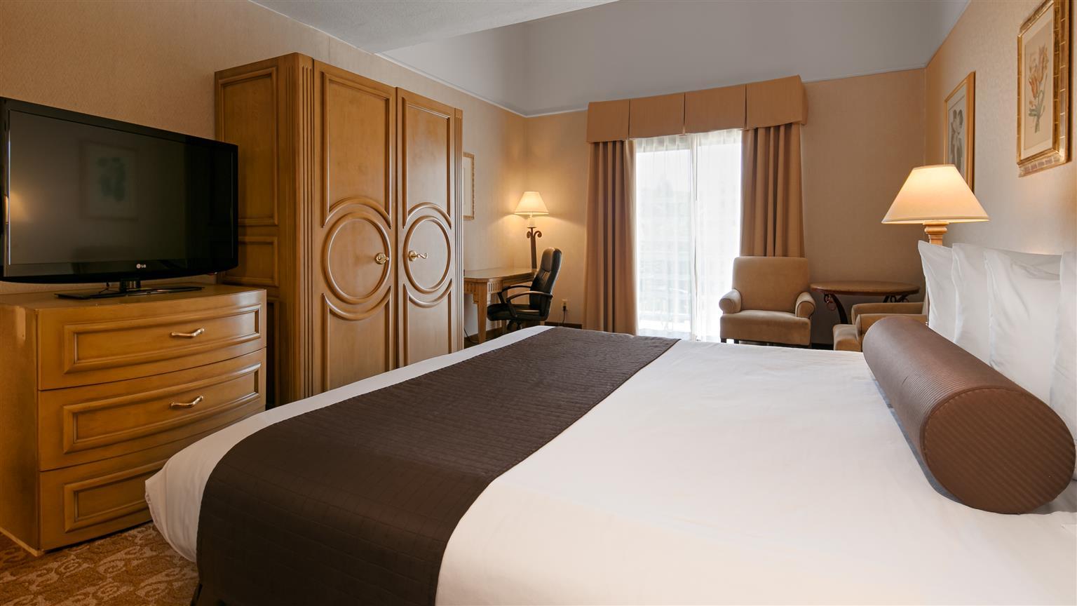 Western Royale & Hotel Simi Valley