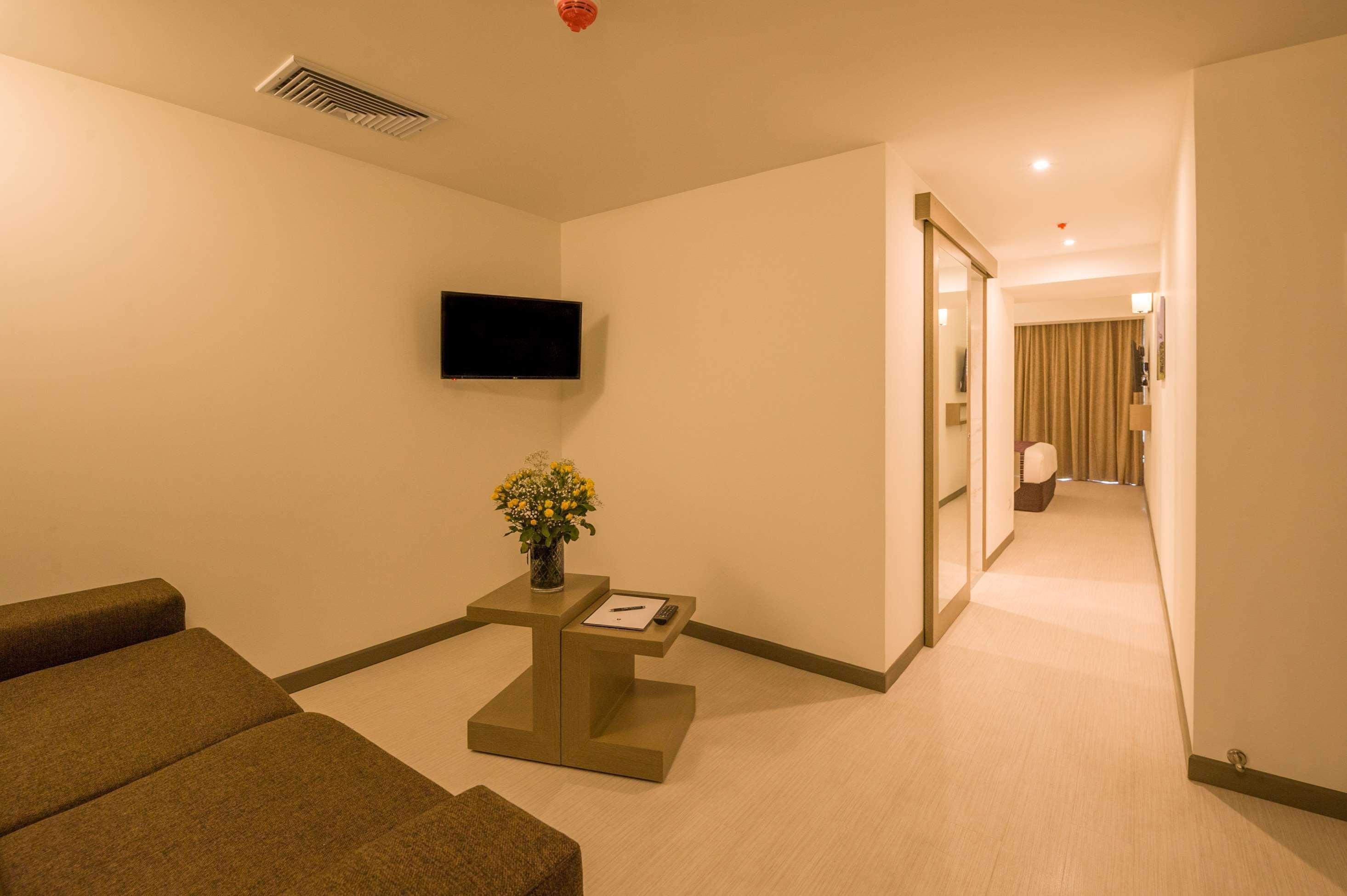 Western Royale Hotel&suites 3*