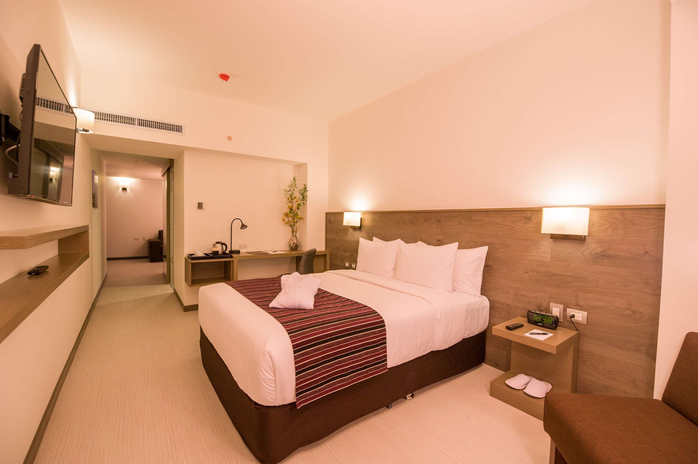 Hotel Western Royale Hotel&suites